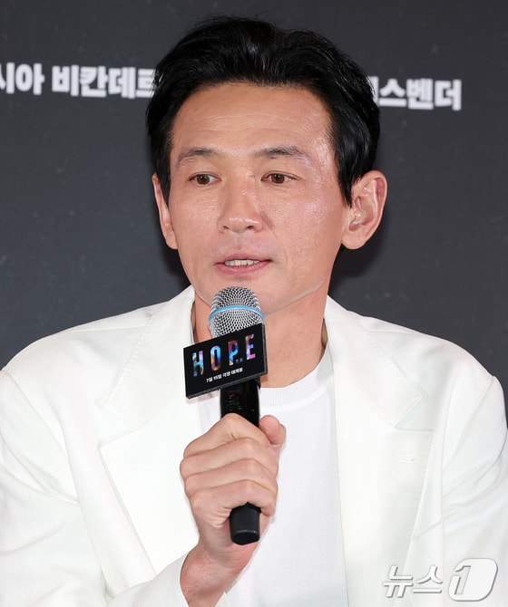 황정민 사생활 폭로 A씨, 스토킹 혐의 벌금 1000만원 구형…9월 선고(종합)