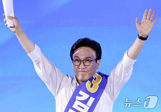 [프로필] 'DJ키즈' 김민석 민주당 대표…굴곡 딛고 집권당 수장 '로망' 실현
