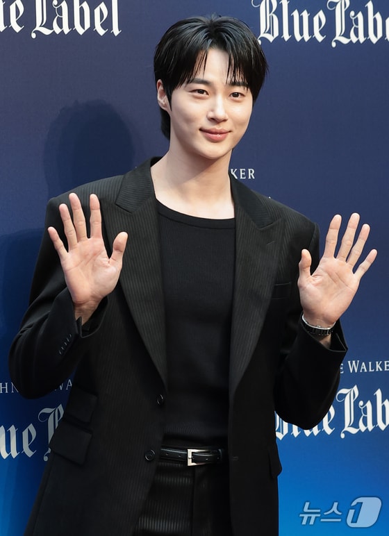 변우석, 과도한 사생활 침해 법적조치 경고…"매니저 집까지 찾아가"