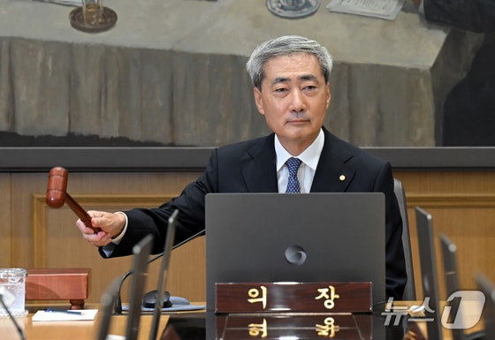 신현송 "호미로 막을 걸 가래로 막지 않겠다"…금리 선제 대응 강조