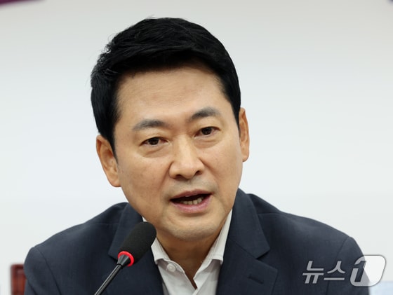 장동혁 "국민 피해 막대…이런 대통령 4년 더 봐야 하나"