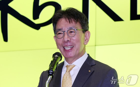 KB금융 새 얼굴 이재근…"AX·머니무브·고령화 그룹 명운 걸렸다"
