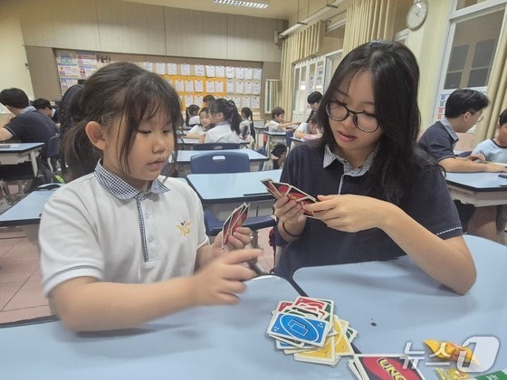 [르포] 방과 후엔 다문화 멘토링, 토요일엔 한글학교…한 교실에 퍼지는 세 언어
