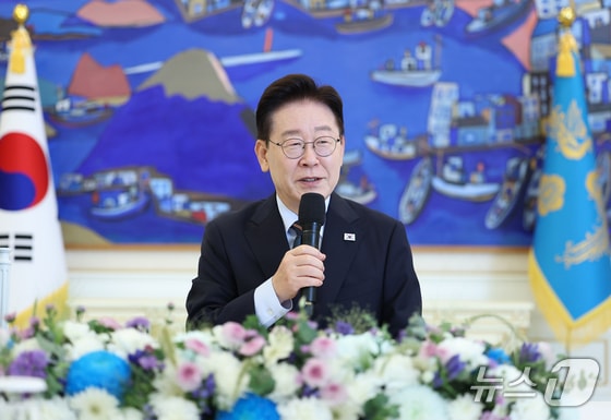 李대통령, 시민사회에 "공정·투명한 시스템 작동하는 세상 만들자"(종합)