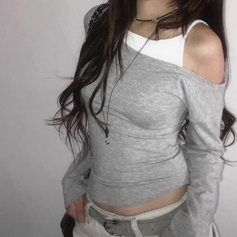 옷 뭐가 더 이뻐 ???