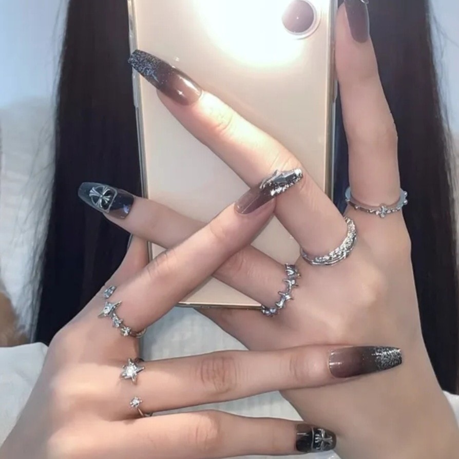 반지 세트 사려는데 뭐가 더 나아?