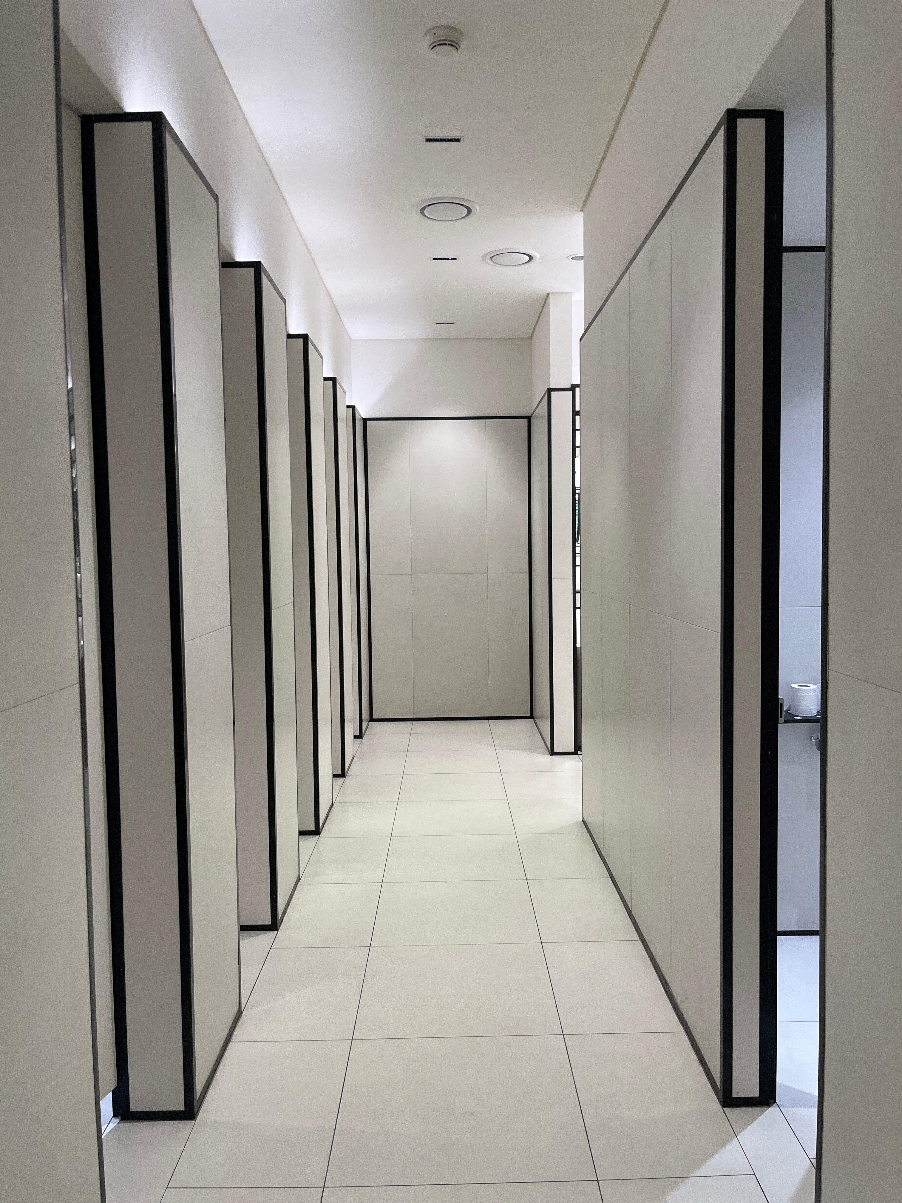 아침부터 백화점에서 똥 싸는거 생각보다 좋구나 …