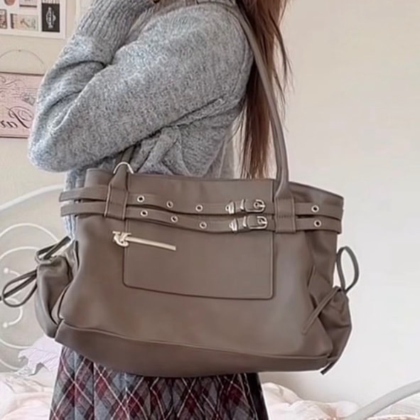 대학생 가방 골라조
