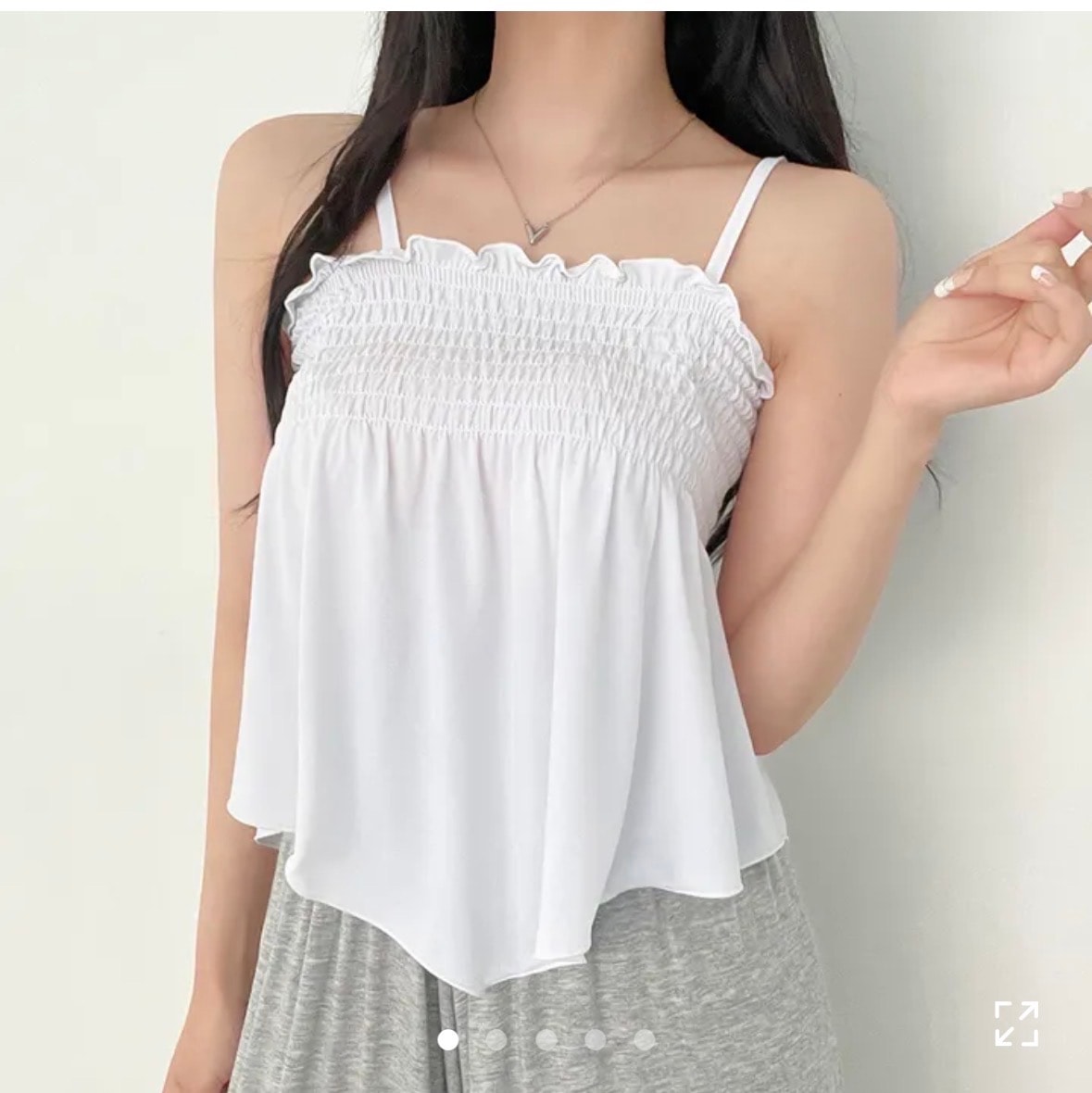 이런 옷에는 뭐 입어야하지?