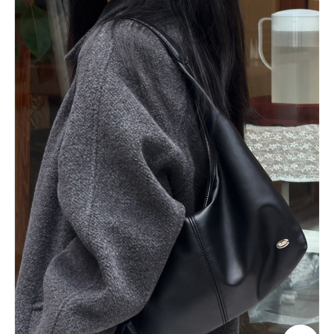 가방 색 골라줘