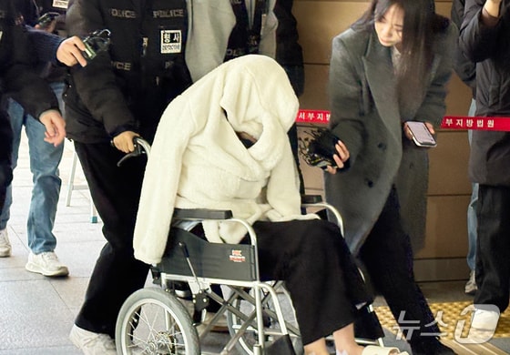 '약물 운전' 포르쉐 운전자에 약물 건넨 공범 근무 병원 압수수색(종합)