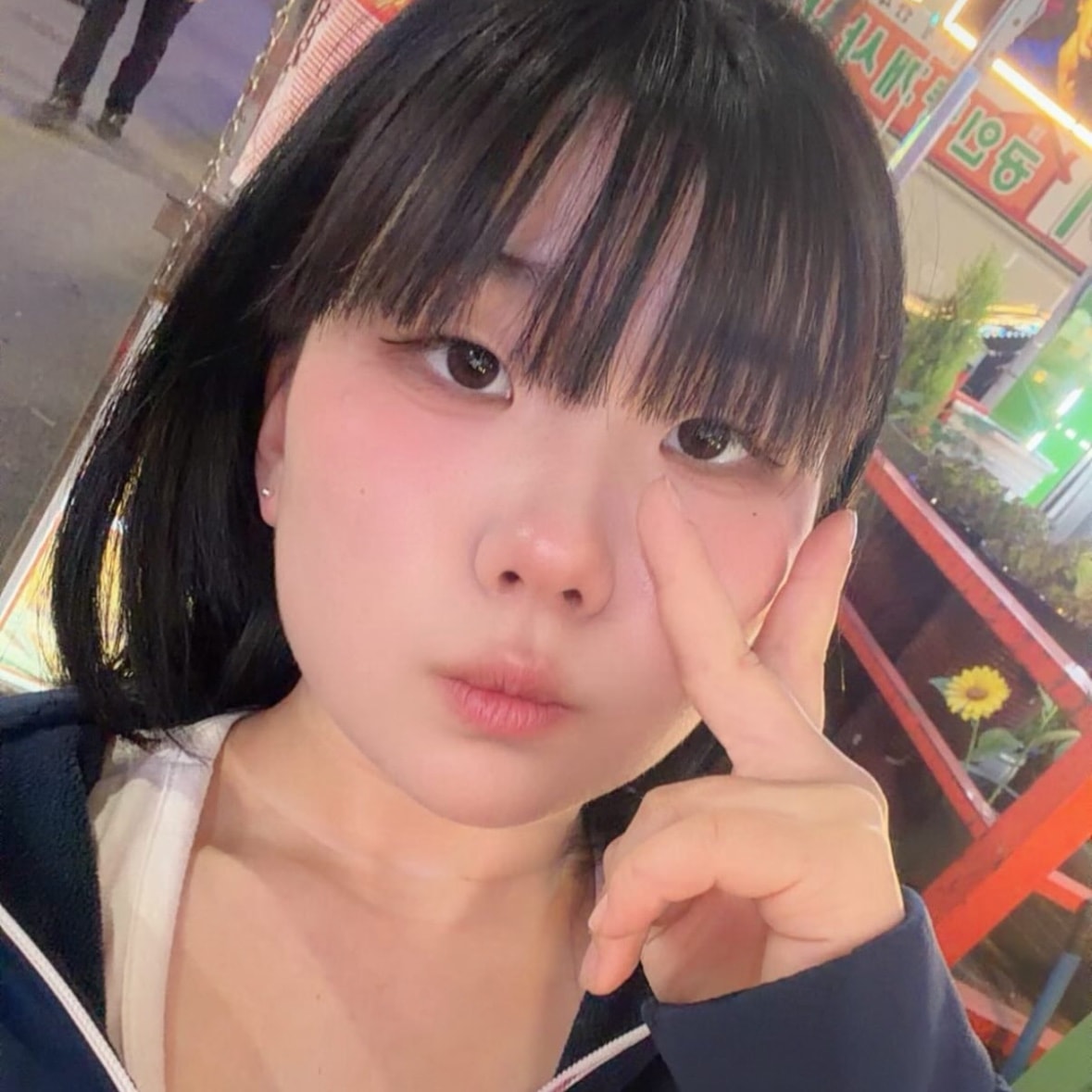 친구랑 짝남이 겹쳐.. 누가 더 나은지 한번만 봐줘